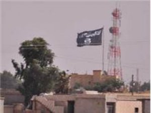 IŞİD bayrağı sınıra yaklaştı