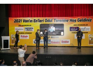 Sağlık Müdürü Prof. Dr. Sünnetçioğlu’na onur ödülü
