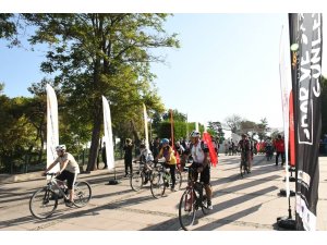 Balıkesir’de vatandaşlara Halk yürüyüşü ve bisiklet turu