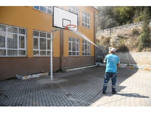 Kuşadası’ndaki okullar her hafta dezenfekte ediliyor