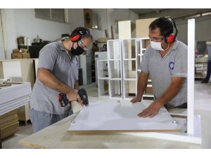 Büyükşehir atölyelerinde üretimle tasarruf sağlanıyor