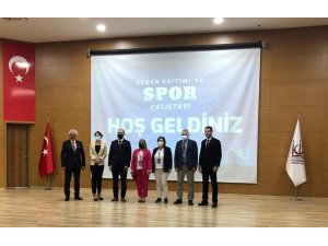Rektör Türkmen, başkentte düzenlenen çalıştaya katıldı