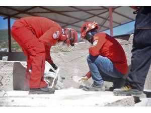 AKUT, Türkiye genelindeki deprem tatbikatlarını Alanya’da yapıyor