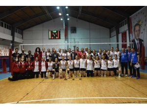 Kızılcahamam’da ’Sıfır atık bayan voleybol turnuvası’ gerçekleştirildi