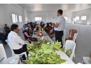 Yunusemre Belediyesinden üreticilere aşılama eğitimi