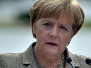 Merkel'den Türkiye'ye çirkin eleştiri