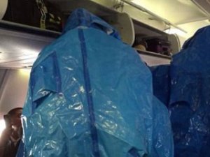 Uçakta panik: Bende Ebola var