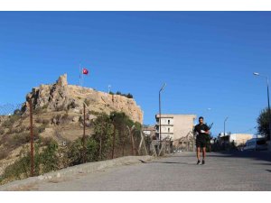 Milli kick boksçu gençlere örnek olmak için Mardin’e geldi