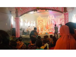 Bangladeş’te ’Durgapuja’ kutlamaları renkli görüntülerle sürüyor