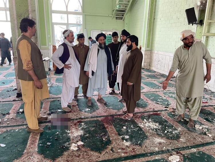 Afganistan'da camiye bombalı saldırı: Çok sayıda ölü ve yaralı!