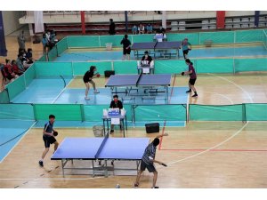Doğu Anadolu ve Güney Doğu Anadolu Bölgesi Gençler Masa Tenisi Takım Yarışmaları Erzincan’da başladı