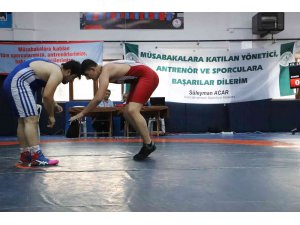 Kızılcahamam’da 310 sporcu güreşti