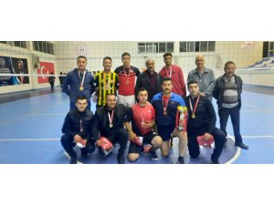 Eleşkirt’te kurumlar arası voleybol turnuvası şampiyonu İlçe Jandarma takımı oldu