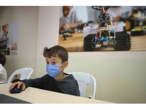 Kartal Belediyesinden çocuklara ‘robotik kodlama eğitimi’
