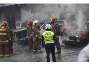 Guatemala’da eski askerler kongre binasını bastı, otoparktaki araçları ateşe verdi