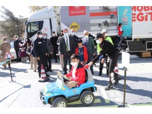 Mobil trafik eğitim tırı Hakkari’de