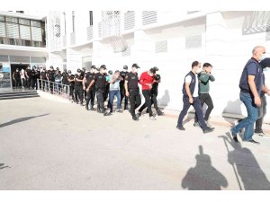Mersin’de fuhuş operasyonu: 14 gözaltı