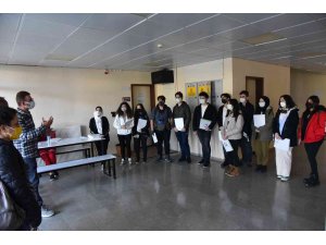 Lise öğrencileri Düzce Üniversitesini gezdi