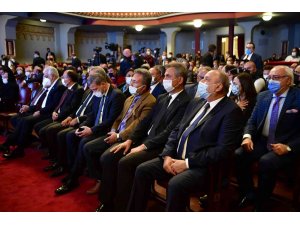 Başkan Köse, Avrasya Hizmet Ödülü’nü KKTC Cumhurbaşkanı Tatar’dan aldı
