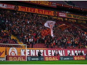 Galatasaray, Beşiktaş derbisi son idmanını taraftara açık yaptı