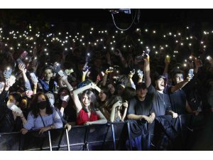 Binlerce İzmirli Buca’da Gripin konserinde buluştu