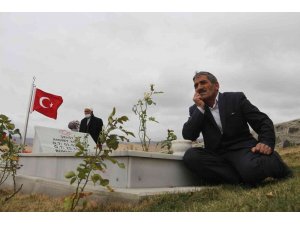 PKK tarafından katledilen 33 kişi mezarları başında anıldı