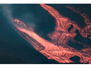 Kanarya Adaları Volkanoloji Enstitüsü: “La Palma’daki yanardağ, patlamasından bu yana en aktif durumda”
