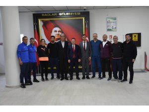 Antrenörlerden sezon öncesinde Başkan Beyoğlu’na ziyaret