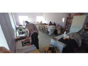 Şuhutlu kadınlar el emeği göz nuru ürünlerini sergilemeye hazırlanıyor