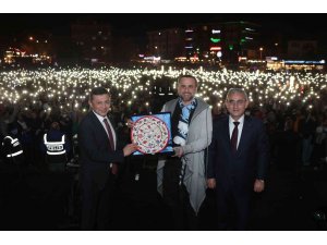 Kütahya Gençlik ve Cumhuriyet Festivali, Bora Duran konseri ile sona erdi