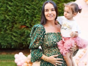 Bengü ikinci kez anne oldu