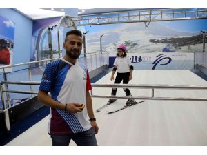 Türkiye’nin tek kayak simülasyonu acemileri sezona hazırlıyor