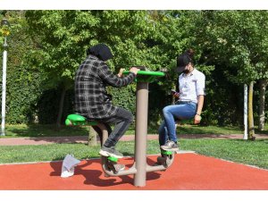 Esenyurt’ta yenilenen parklar vatandaşın takdirini topladı