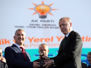 Cumhurbaşkanı Eroğan’dan Başkan Çınar’a ödül