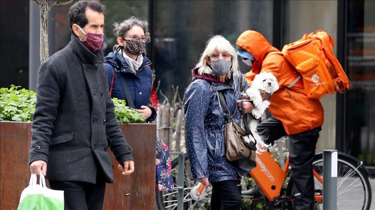Belçika'da maske takma zorunluluğu uygulamasına geri dönüldü