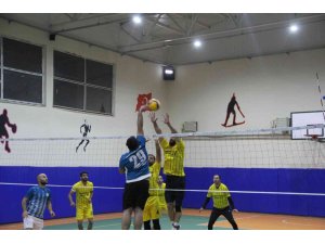 Ağrı’da öğretmenler arası voleybol ile masa tenisi turnuvaları tamamlandı