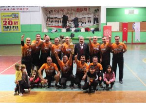 Öğretmenler Günü’ne özel voleybol turnuvasında şampiyon Salihli Merkez Anadolu Lisesi oldu