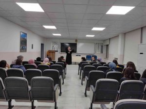 Kilis’te “Gençliğe Değer" semineri