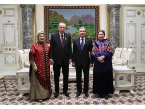Türkmenistan’da Cumhurbaşkanı Erdoğan onuruna akşam yemeği