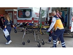 Bursa’da kamyonet ile otomobil çarpıştı; 1’i çocuk 4 yaralı
