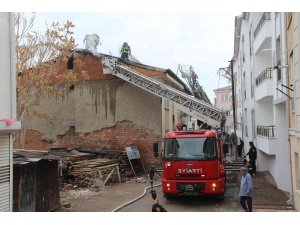 Sivas’ta korkutan yangın, vatandaşlar tahliye edildi