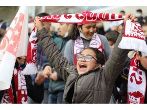 Minik Yiğidolar, Sivasspor’a destek olmaya devam ediyor