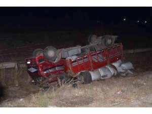 Konya’da tır ile kamyon çarpıştı, sürücü yaralandı