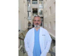 Vücuda tam oturmayan kıyafetler skolyoz belirtisi olabilir