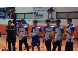 Okullar arası badminton il birinciliği müsabakaları başladı