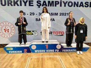 Yunusemreli wushucular Sakarya’da Türkiye şampiyonu oldu