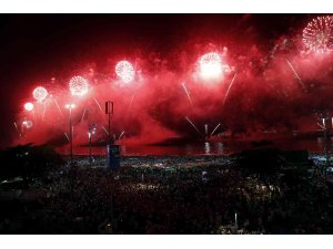 Copacabana Plajı’ndaki dünyaca ünlü yılbaşı kutlamasına Omicron engeli