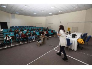 Van Büyükşehir Belediyesinden stajyer öğrencilere seminer