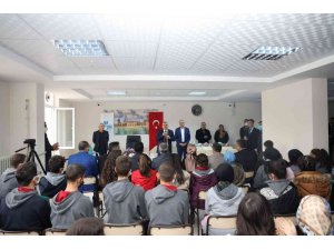 Başkan Beyazgül, öğrencilerle bir araya geldi