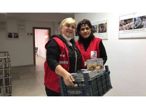 Kütahya Kızılay Şubesi’nden ihtiyaç sahibi ailelere gıda paketi